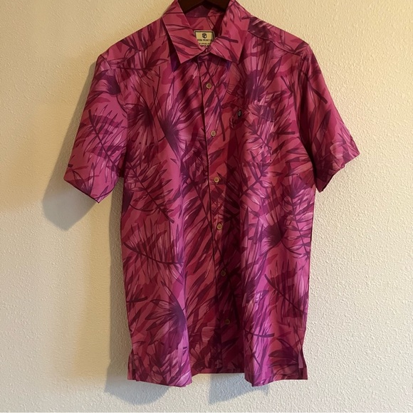 NWT Born Primitive Men's Voyager Button Up Pink Print Jungle Shirt Size Medium - Picture 1 of 9